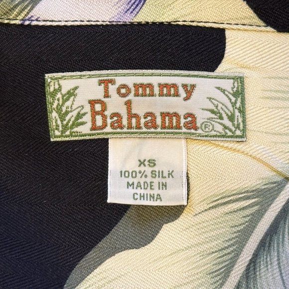 Tommy Bahama Hawaiian Camp Shirt 100% Silk XS EUC Hibiscus Pattern Violet Black - Picture 2 of 7